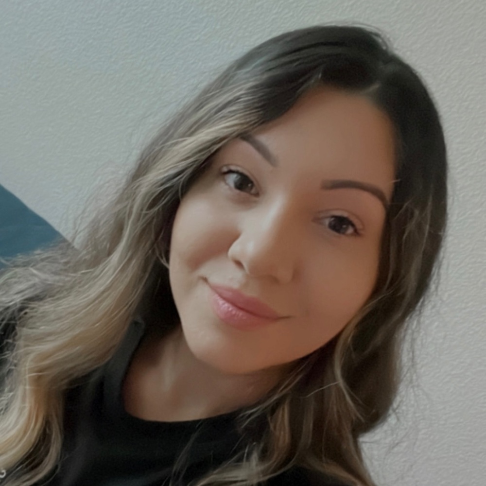 Meet your Posher, Claudia